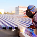 Bauwissen: Wie moderne Leichtbaustoffe die Dachsanierung verändern