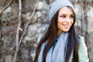 Warum Haare im Winter stärker strapaziert werden – und was bei der Pflege tatsächlich hilft
